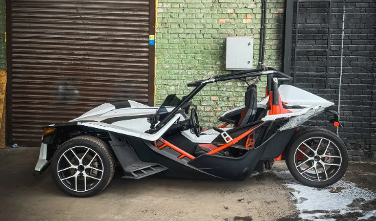 Триколісний спорткар Polaris Slingshot 2016 року з'явився в Києві