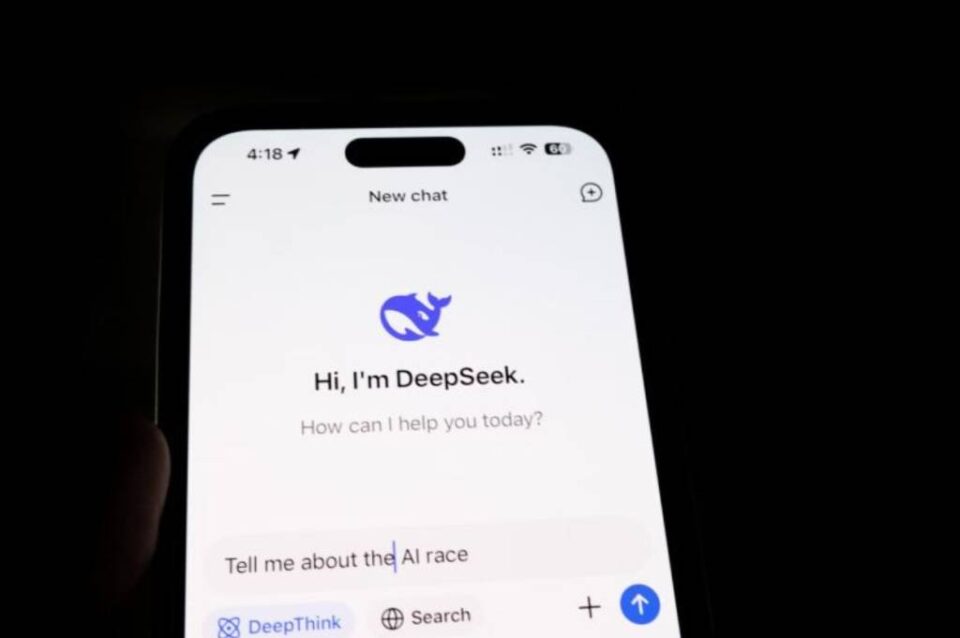 DeepSeek запустила бюджетні нічні тарифи на доступ до ШІ моделей