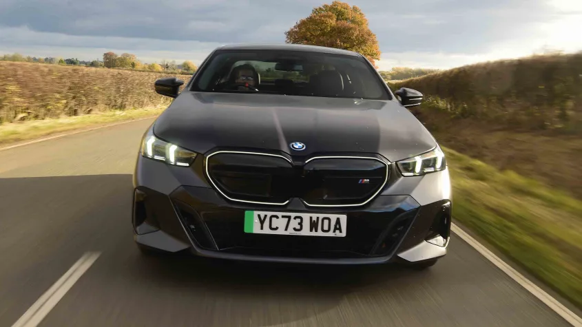 BMW оновлює i5 і 2 Series Gran Coupé: більше запасу ходу та новий двигун