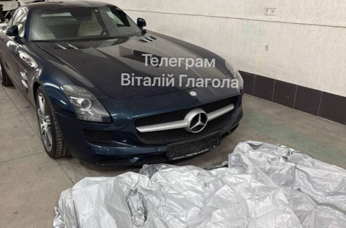 Поліція затримала Mercedes SLS AMG із російською реєстрацією на кордоні







