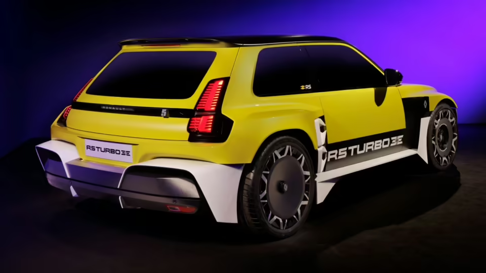 Новий Renault 5 Turbo 3E: Хетчбек, який поєднує енергію суперкара з електричною потужністю