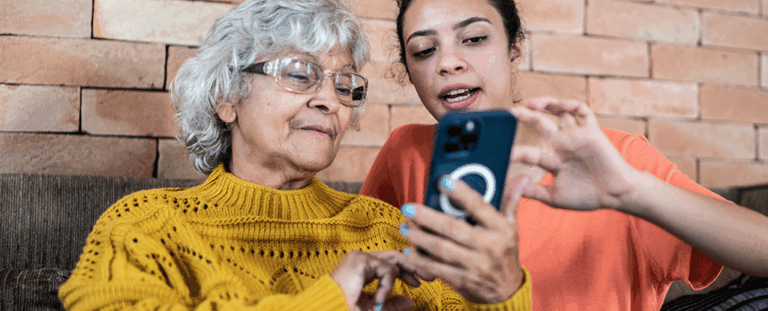 Технології зменшують ризик деменції на 58%: нове дослідження