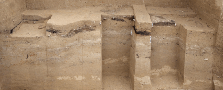 Археологи знайшли докази майстерного використання вогню в Україні під час найхолоднішої епохи людства