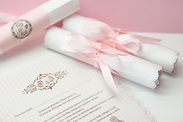 Наречена витратила $600 на весільні запрошення, а потім помітила курйозну помилку