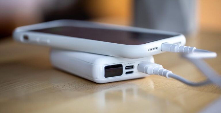 Як правильно заряджати смартфон, щоб продовжити термін служби акумулятора