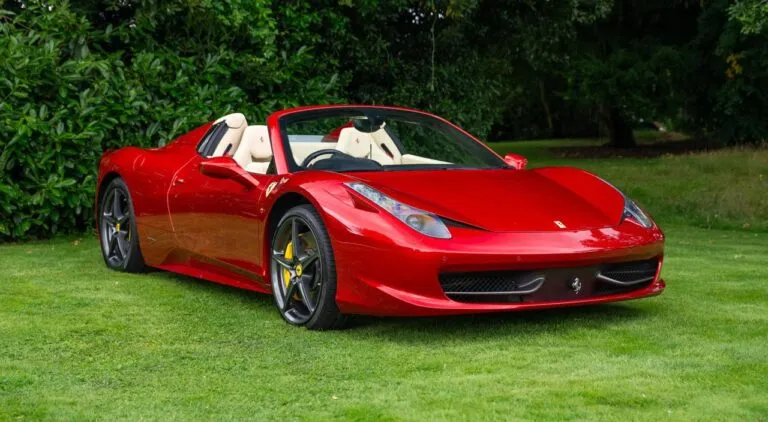 Музичний продюсер з Японії втратив новенький Ferrari за годину після покупки