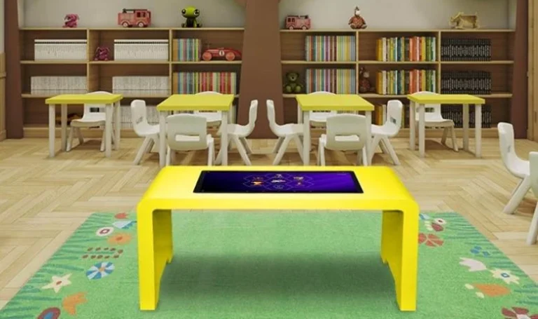 Стіл від Intboard