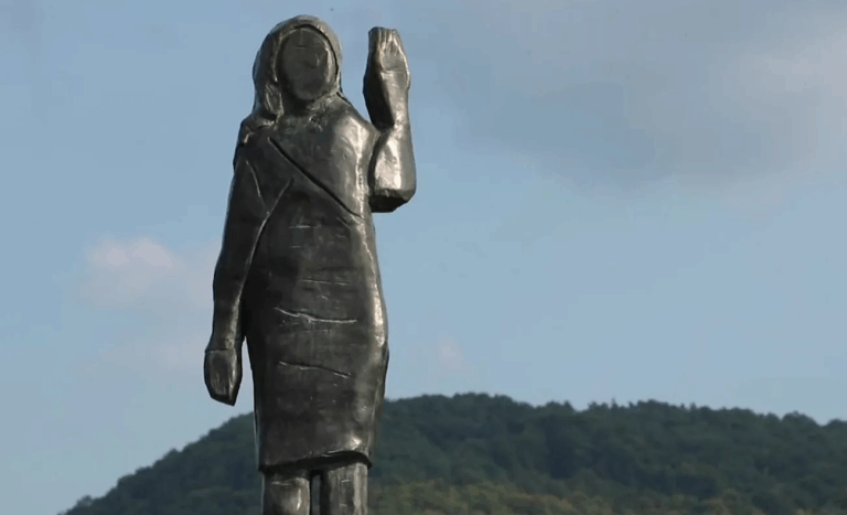 На батьківщині Меланії Трамп, у словенському місті Севніца, загадково зникла її бронзова статуя