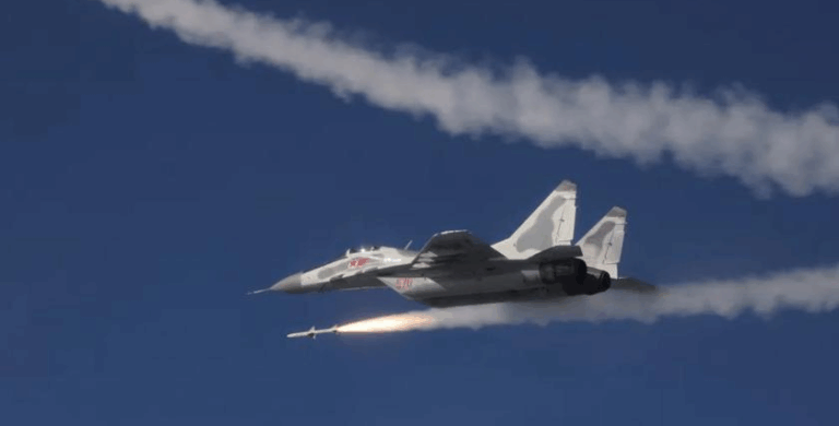 Північна Корея випробувала нову ракету класу "повітря-повітря", схожу на американську AIM-120