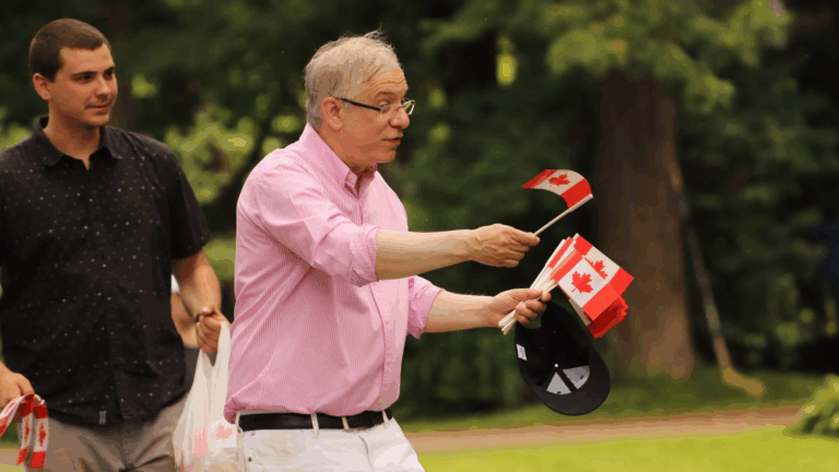 Новообраного спікера Палати громад Канади затягли на його місце, поки він опирався