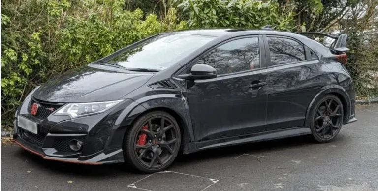 Чоловік випадково купив власний автомобіль після того, як його викрали кілька тижнів тому