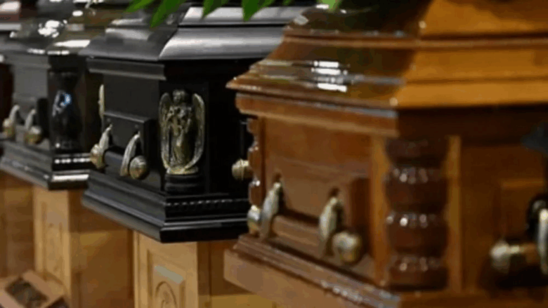 У Чехії 87-річна жінка "ожила" у труні після того, як судмедексперт визнала її мертвою