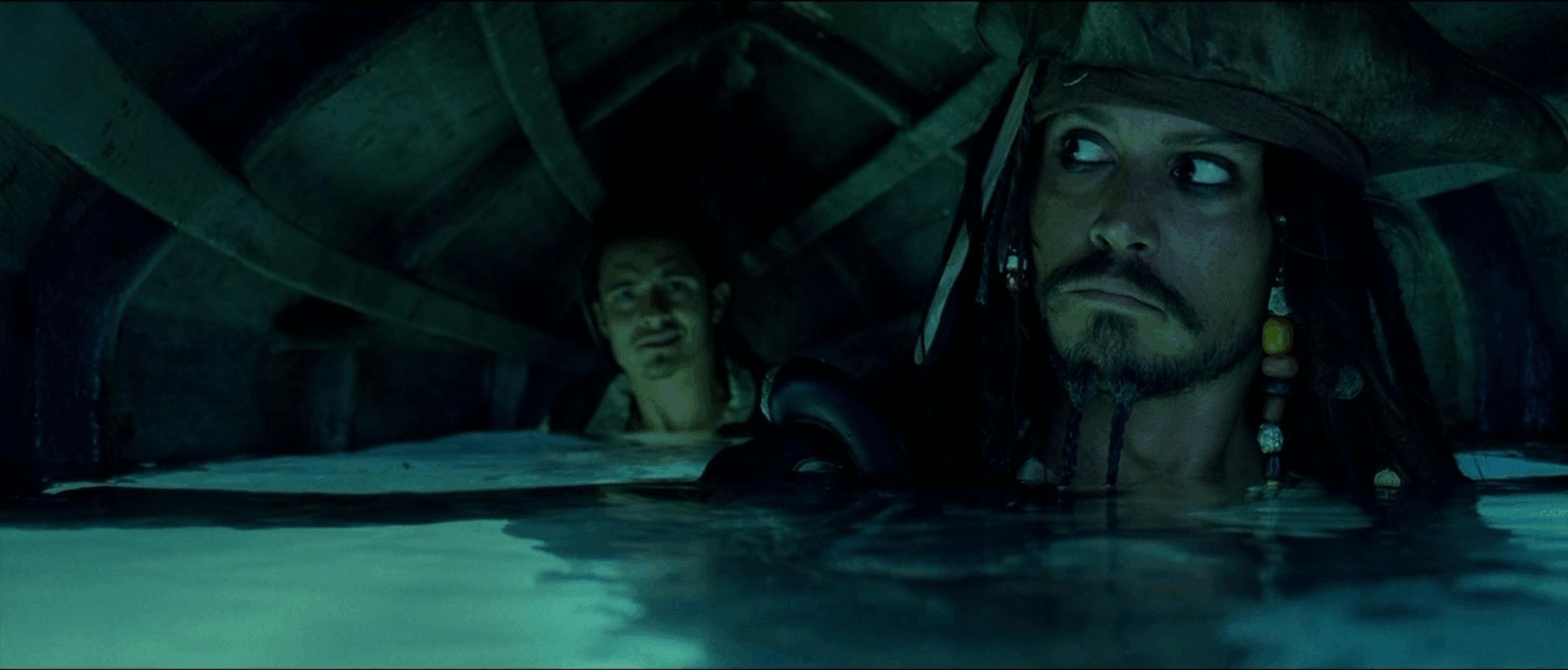 «Це або божевільно, або геніально». В соцмережах «припустили» кумедний варіант, як мінували Кримський міст — відео