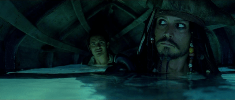 «Це або божевільно, або геніально». В соцмережах «припустили» кумедний варіант, як мінували Кримський міст — відео