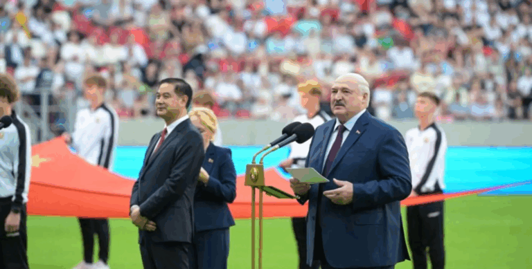 "Моєму другові": Лукашенко запропонував встановити памʼятник Сі Цзіньпіну в Мінську