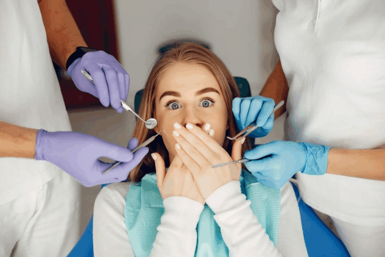 Фейковий стоматолог два роки лікував пацієнтів за порадами в інтернеті