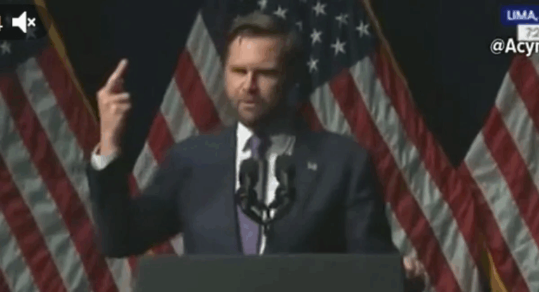 Заява Венса про "рожевоволосих" та "середній палець" віруситься у Мережі (Відео)