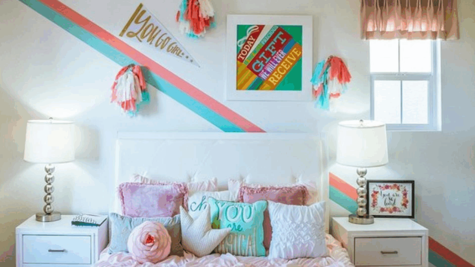 Британець знайшов дивний малюнок у своїй дитячій спальні і вирішив, що це прокляття (Фото)