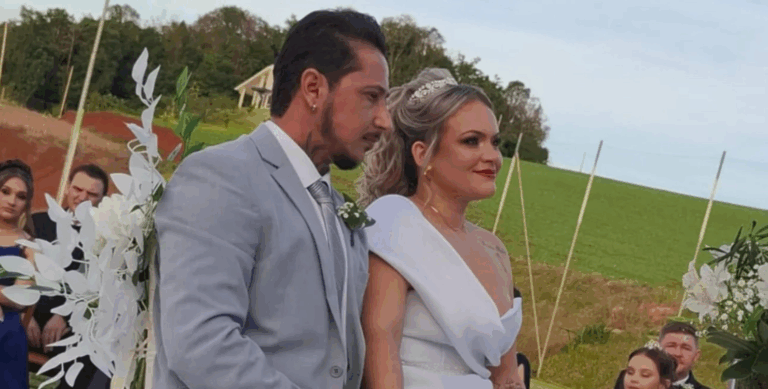 Жінка ходила на всі похорони у місті, щоб познайомитися з чоловіком: в неї вийшло (Фото)