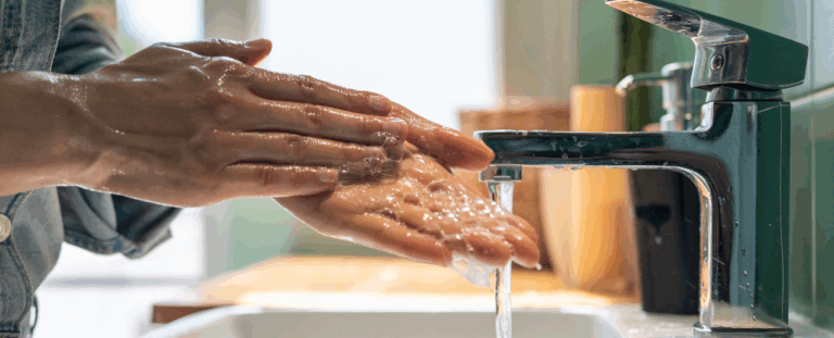 Нове дослідження пов'язало бактерії кишечника з розвитком ОКР