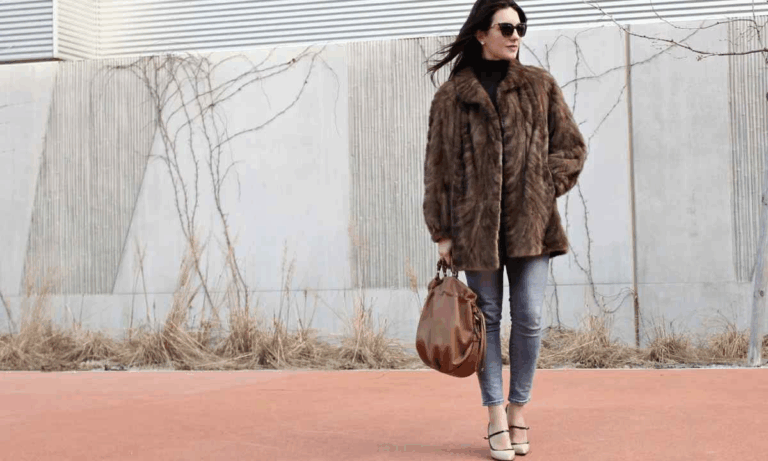 У Могильові ураган забрав з балкона норкову шубу