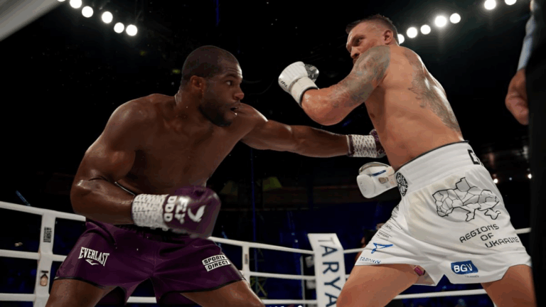 Поки відкривали пиво — Усик уже переміг: мережу накрила хвиля жартів