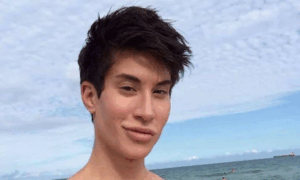 Продовжу, поки губи не луснуть: чоловік витратив $100 тисяч, щоб бути схожим на ляльку (Відео)