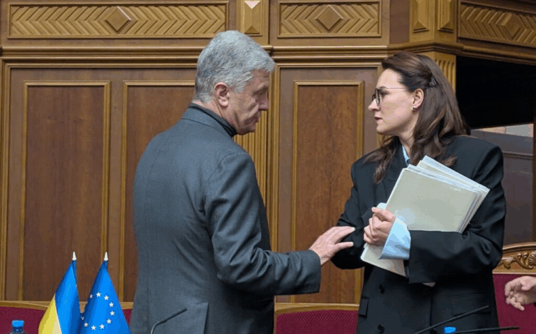 Як Свириденко з Порошенком "відзначилися" у Раді і чому це обговорює вся мережа