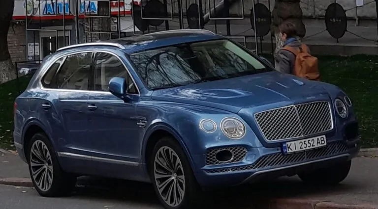 У Києві розбили Bentley Bentayga вщент уже наступного дня після покупки