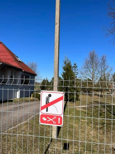 15 абсурдних і дивних дорожніх знаків, в існування яких важко повірити - фото 748251