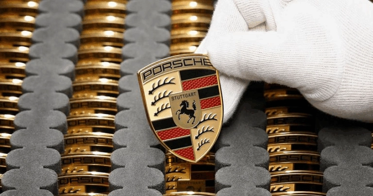 Porsche змінює курс: повернення до бензинових двигунів після невдачі з повним переходом на електроавто