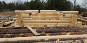 Ручная рубка и строительство сруба под ключ: технология и преимущества