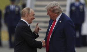 "Довго летів? 4 повних валізи". У мережі не вщухають меми про зустріч Путіна і Трампа на Алясці