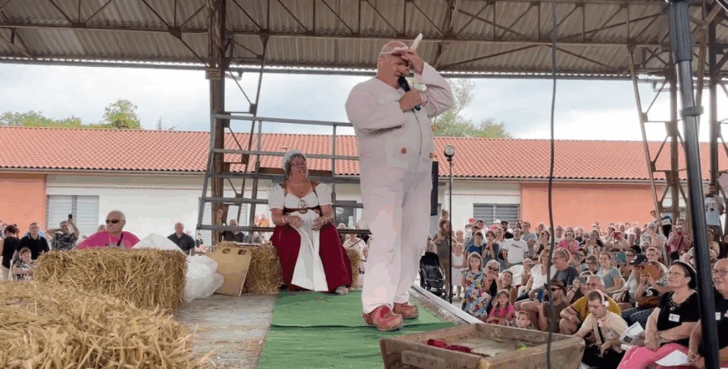 У Франції пройшов Чемпіонат з вереску свиней, однак учасниками були не тварини (Відео)