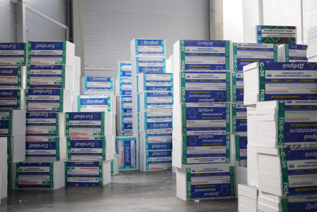 Пінополістирольні плити: тепло, яке не б’є по кишені