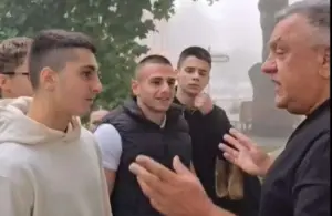 «Ти б іще шубу оділа і шапку ондатрову»: у Городенці директор школи заставив дітей прийти у шортах