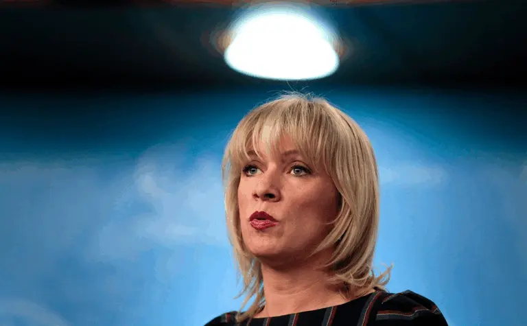 «Через красу». Захарова похизувалася своєю популярністю в Китаї