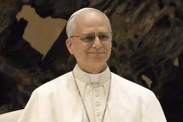 Незручний момент із Папою Левом XIV на площі Святого Петра (Відео)