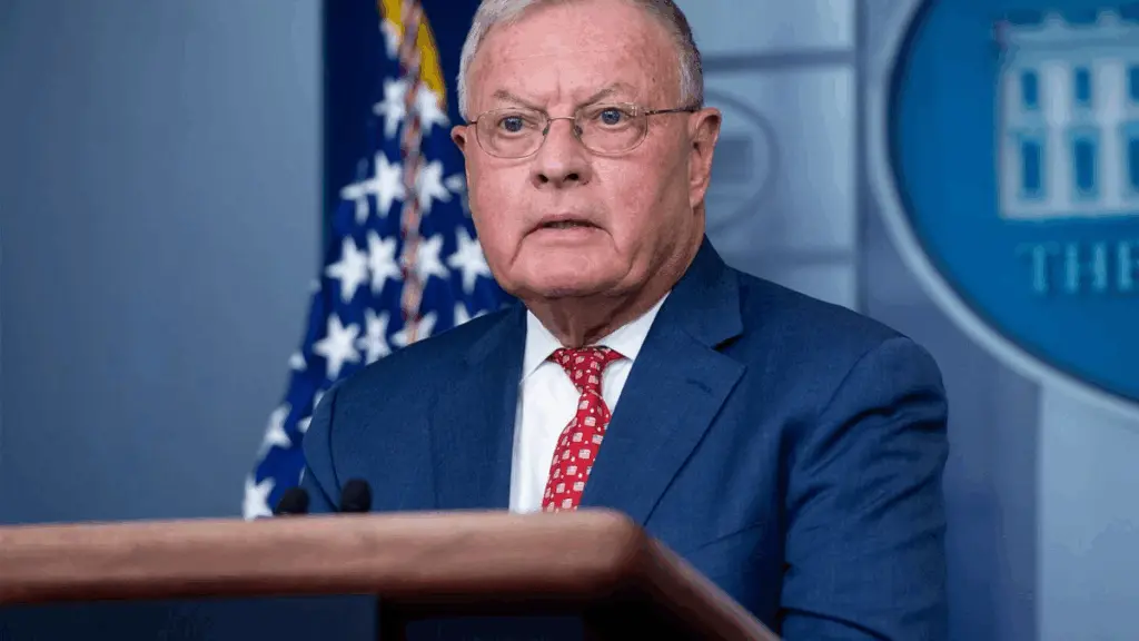 "Найнадійніша в світі ППО": мережа вибухнула мемами через візит Келлога до Києва