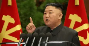 Кім Чен Ин заборонив використання "надто західних" слів: у списку "гамбургер" і "караоке"