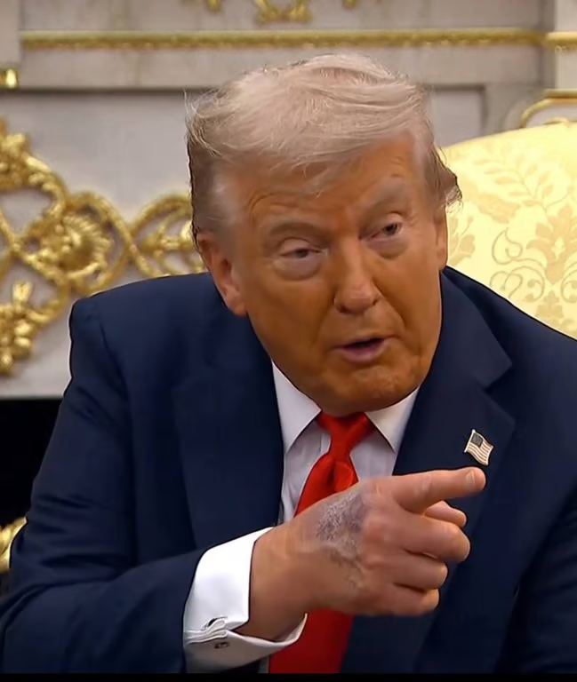 Трамп раптово зник із простору — що припускають в мережі