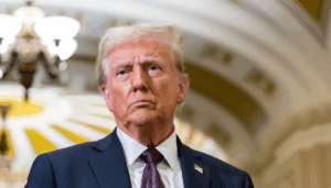 Трамп раптово зник із простору — що припускають в мережі