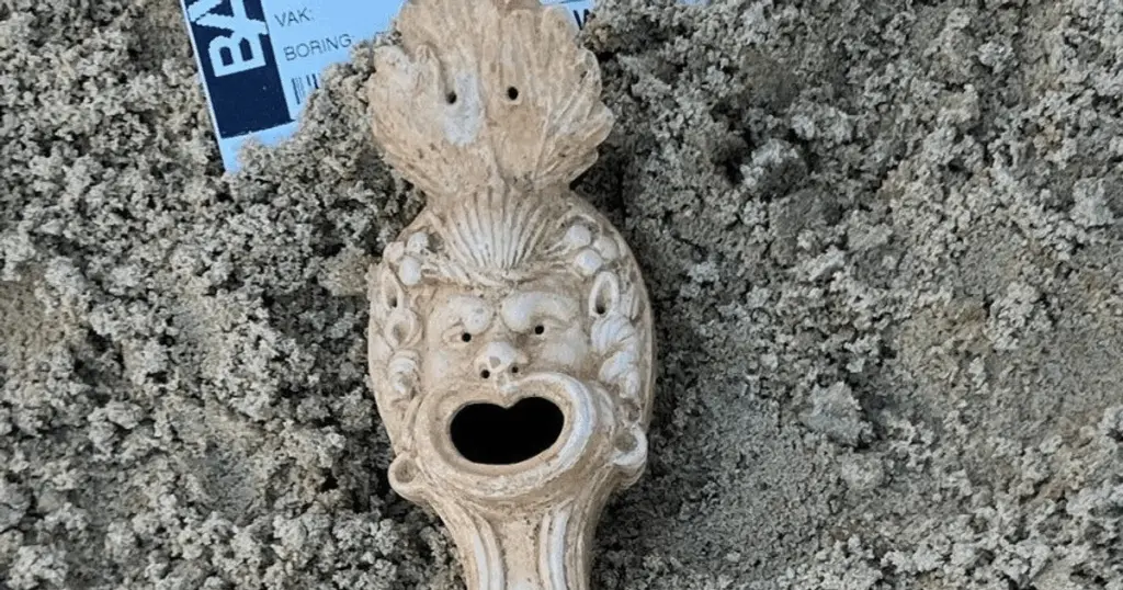 У Нідерландах знайшли унікальну римську лампу (Фото)