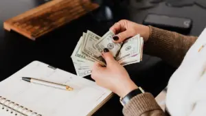 Фінансовий гороскоп на 17 вересня 2025 року: які гроші та можливості принесуть зірки