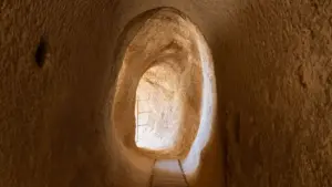 Дослідники виявили стародавні тунелі побудовані тисячі років тому: вони були зроблені не людьми