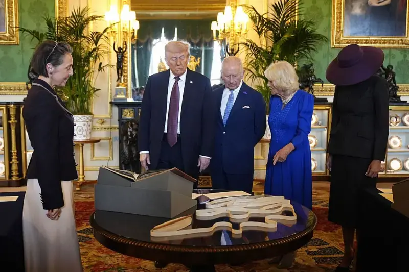 Хейт, меми і захоплення: Меланія Трамп знову у центрі уваги через одяг