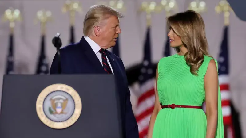 Хейт, меми і захоплення: Меланія Трамп знову у центрі уваги через одяг