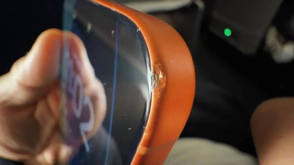 Новий провал Apple: iPhone 17 Pro дряпається вже після першого дня використання