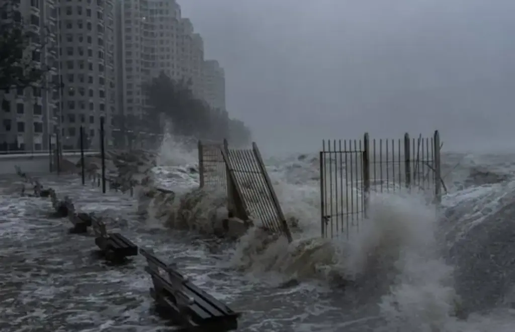 Супертайфун “Рагаса” на Тайвані: десятки жертв і зниклих, затоплені міста