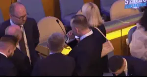 Скандал на Генасамблеї ООН: президент Польщі вжив снюс на очах у камер